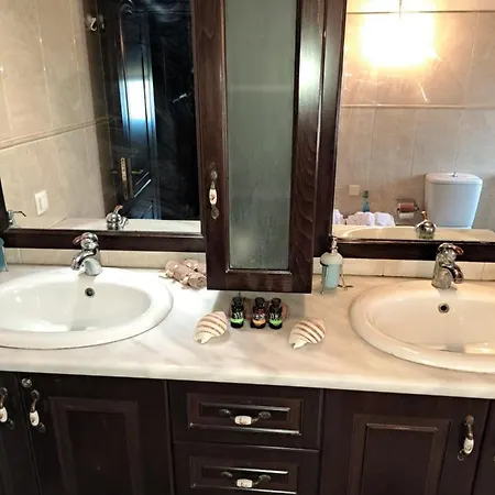 בית נופש Corfu Maisonette House